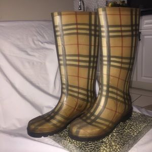 Burberry Rain Boots Size 9 US/39 EUR